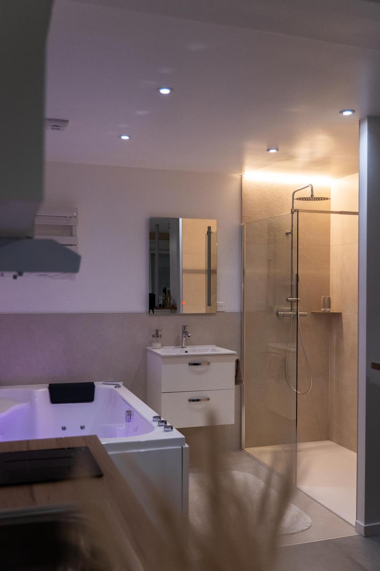 Zen Et Romantique Room - Harmonie Moulins  Buitenkant foto